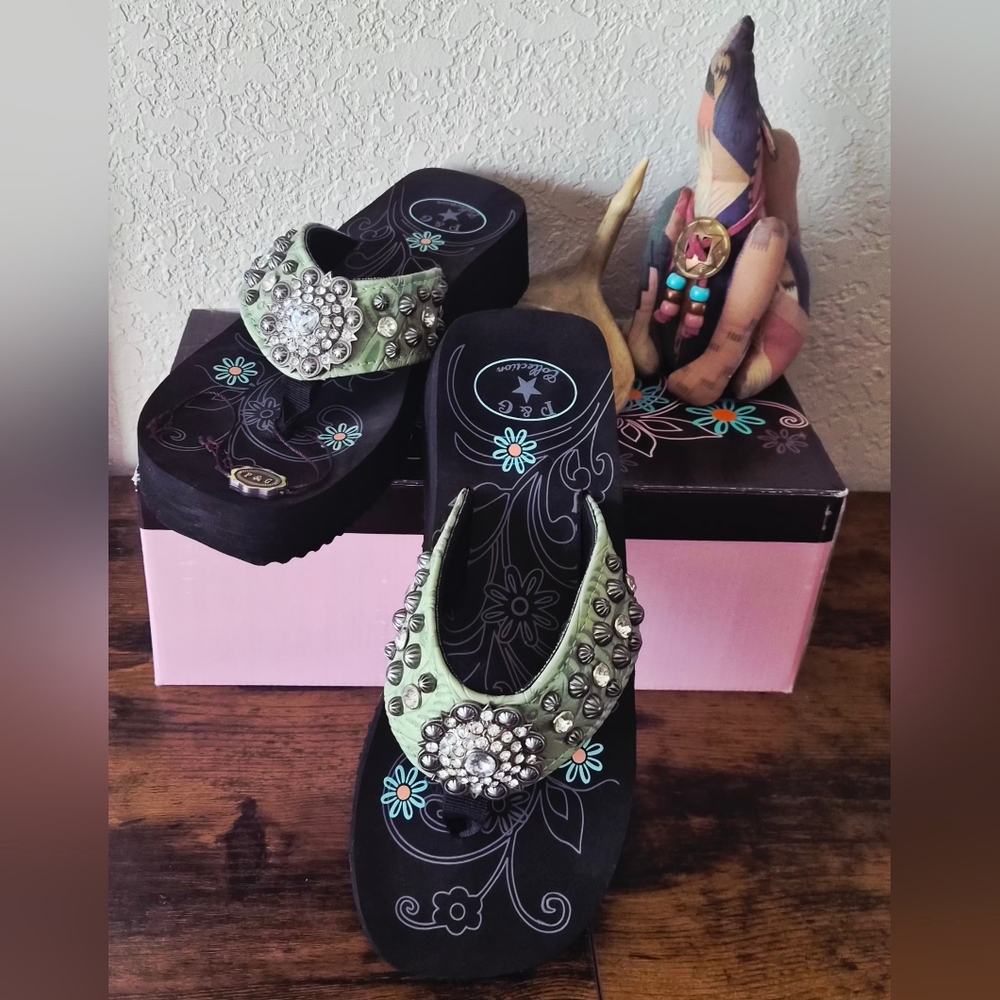 Super Cute Embellished Women's P&G Collections Flip Flop Sandals ~ Spring!!